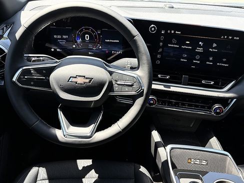 New 2026 Chevrolet Equinox LT w/ Convenience Package II FWD image 12