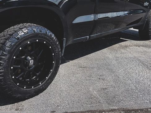 Used 2020 Chevrolet Silverado 1500 LT w/ Texas Edition AWD/4WD image 12