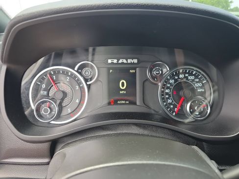 Used 2024 RAM 3500 Big Horn AWD/4WD image 30
