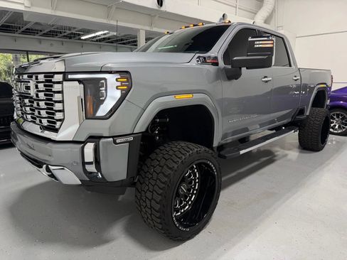 Used 2024 GMC Sierra 2500 Denali w/ Denali Reserve Package image 4