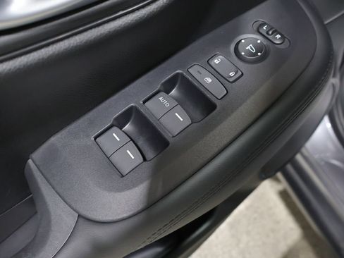 Used 2025 Honda HR-V LX image 14