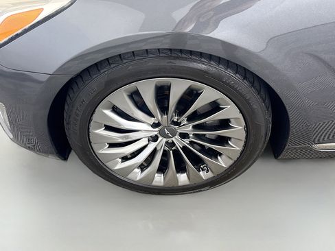 Used 2019 Genesis G90 3.3T Premium image 38