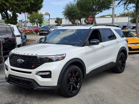 Used 2023 Ford Explorer ST w/ Equipment Group 401A AWD/4WD image 2