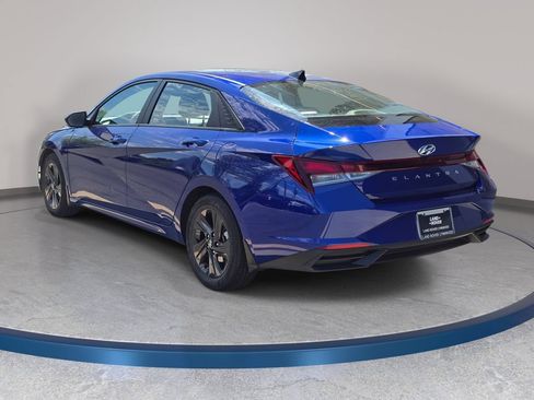 Used 2022 Hyundai Elantra SEL FWD image 8