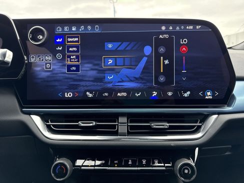 New 2026 Chevrolet Equinox EV LT image 21