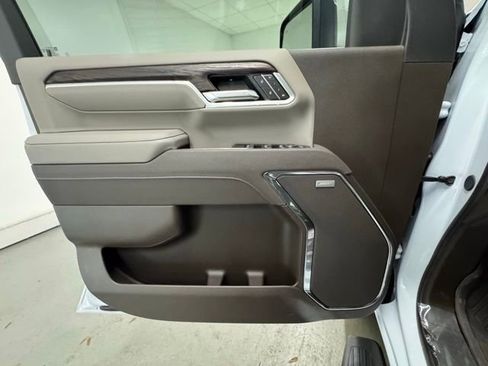 New 2026 GMC Sierra 2500 SLT image 13