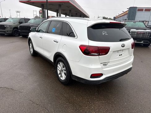 Used 2019 Kia Sorento LX w/ LX Convenience Package image 6