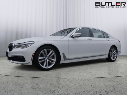 Used 2016 BMW 750i 750i image 1