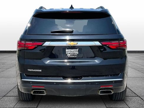 Used 2023 Chevrolet Traverse High Country FWD image 4