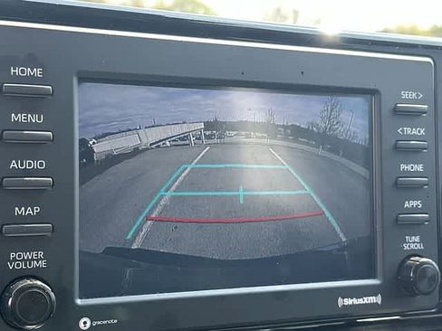 Used 2022 Toyota RAV4 XLE Premium image 14