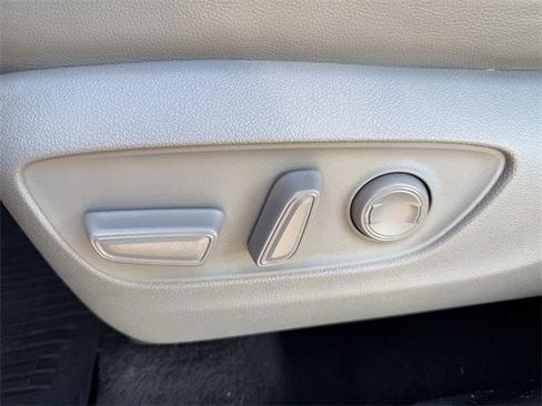 Used 2022 Toyota Highlander Platinum image 28