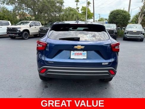 Used 2024 Chevrolet Trax LS w/ LS Convenience Package FWD image 5
