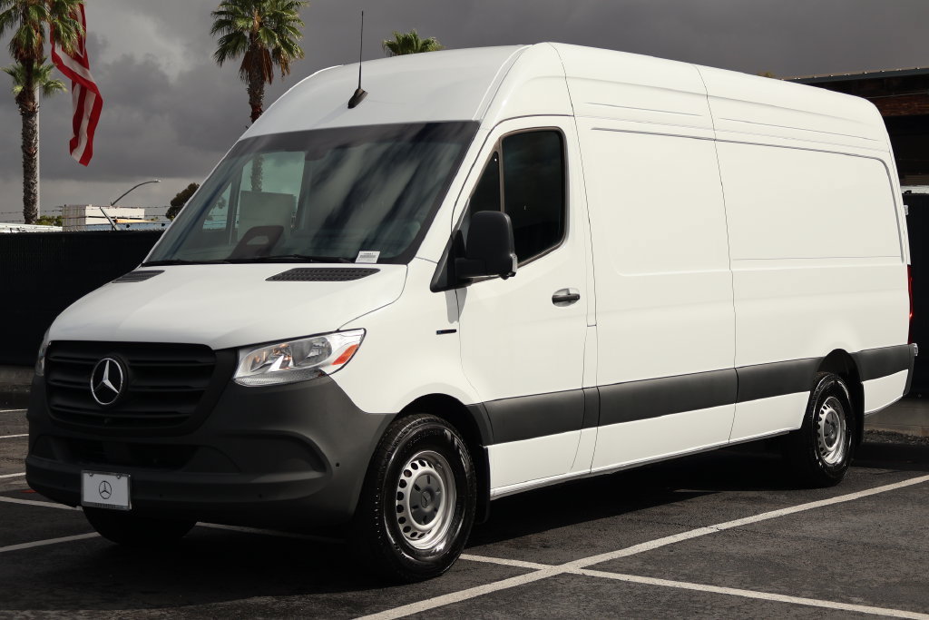 New 2025 Mercedes-Benz eSprinter 170 Cargo image 1