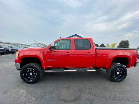 Used 2008 GMC Sierra 2500 SLT w/ Z71 Off-Road Package AWD/4WD image 2
