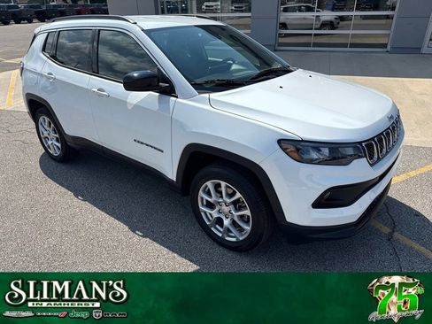 Used 2023 Jeep Compass Latitude AWD/4WD image 1