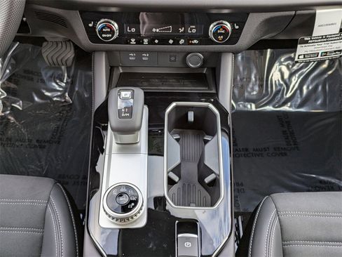 New 2025 Mitsubishi Outlander SE image 20