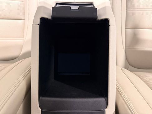 Used 2022 GMC Acadia Denali w/ Denali Ultimate Package image 29