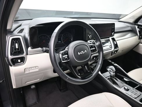Used 2023 Kia Sorento S FWD image 13