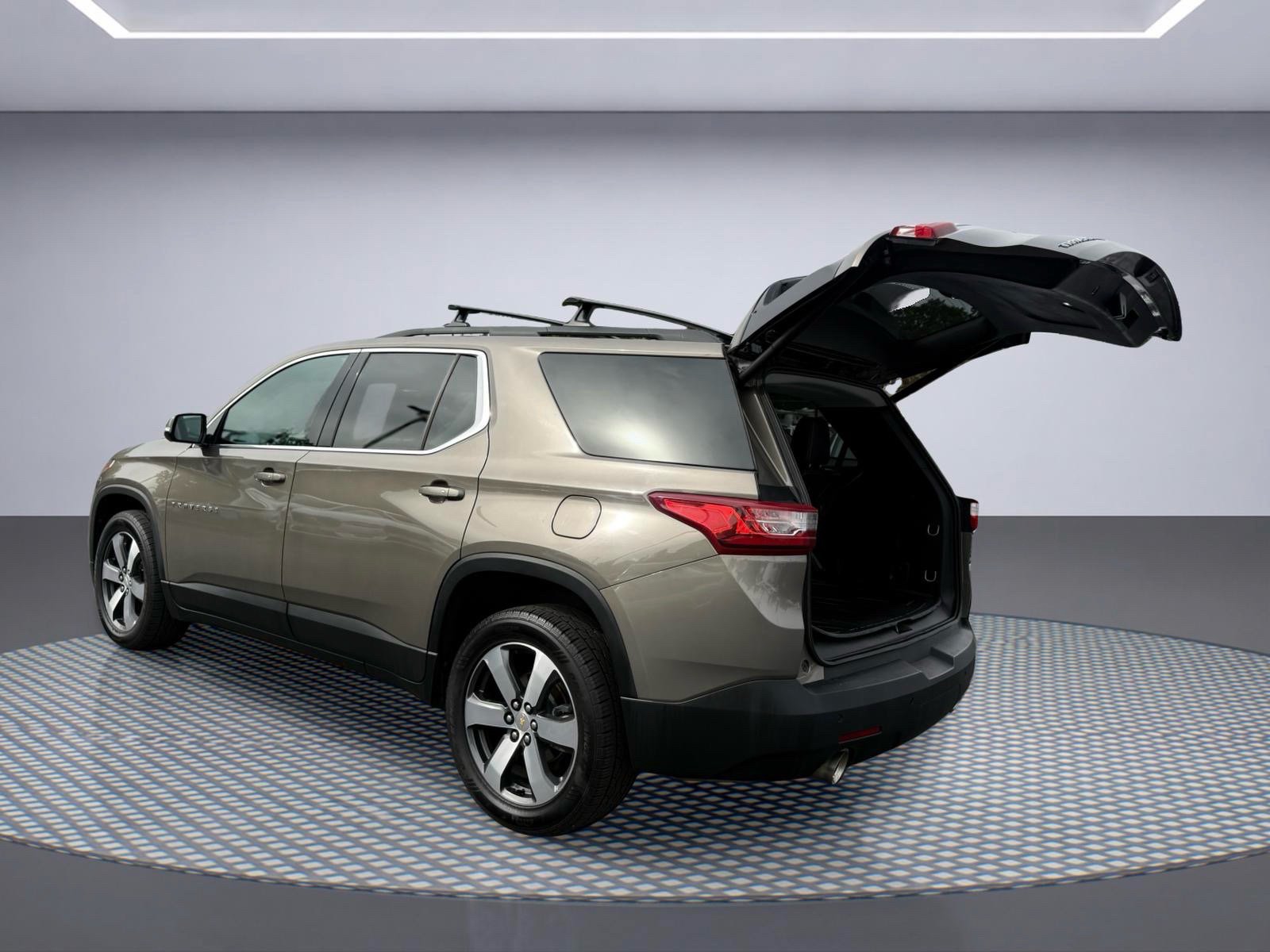 Used 2020 Chevrolet Traverse LT w/ LT Premium Package AWD/4WD image 9