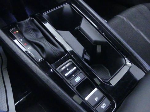 Used 2024 Honda Accord Sport image 17