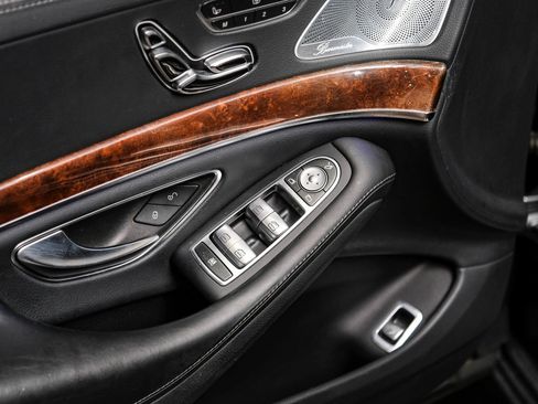 Used 2018 Mercedes-Benz S 560 4MATIC Sedan image 37
