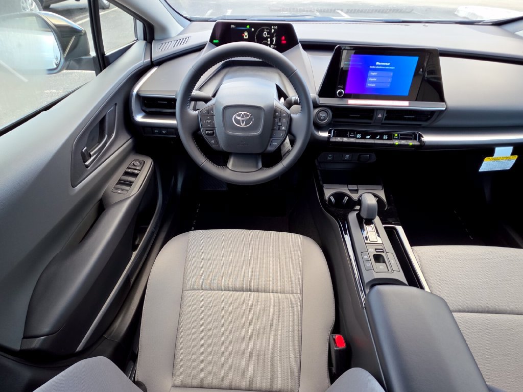 New 2027 Toyota Prius LE FWD image 6