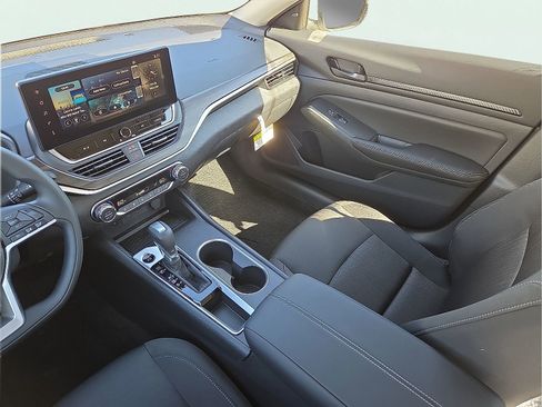 New 2026 Nissan Altima 2.5 SV FWD image 12