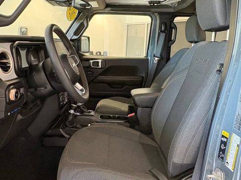 Used 2024 Jeep Wrangler Unlimited Sahara AWD/4WD image 14