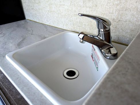 Used 2019 Chevrolet Express 4500 w/ RV Package image 14