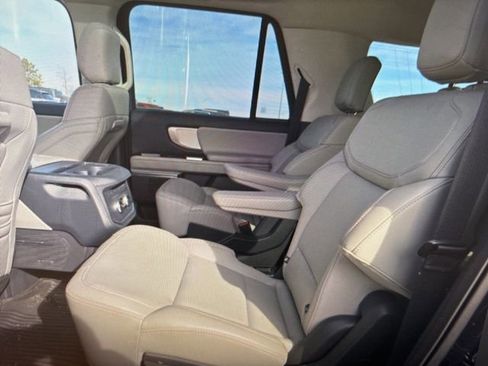 Used 2025 Ford Expedition Max Active image 4