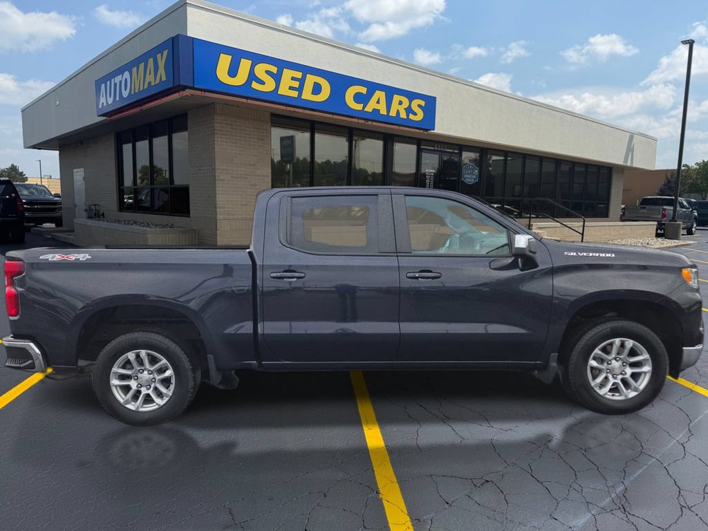 Used 2024 Chevrolet Silverado 1500 LT AWD/4WD image 2