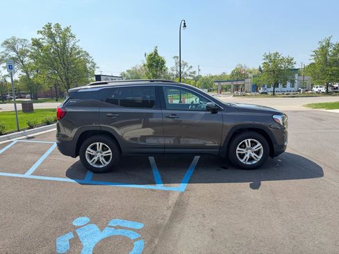 Used 2019 GMC Terrain SLE w/ Driver Convenience Package AWD/4WD image 4