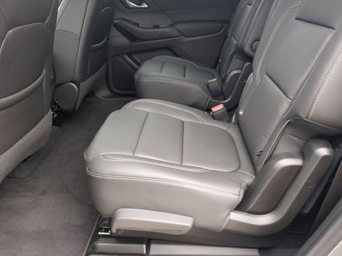 Used 2024 Chevrolet Traverse LT image 25