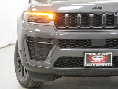 New 2026 Jeep Grand Cherokee Altitude image 6