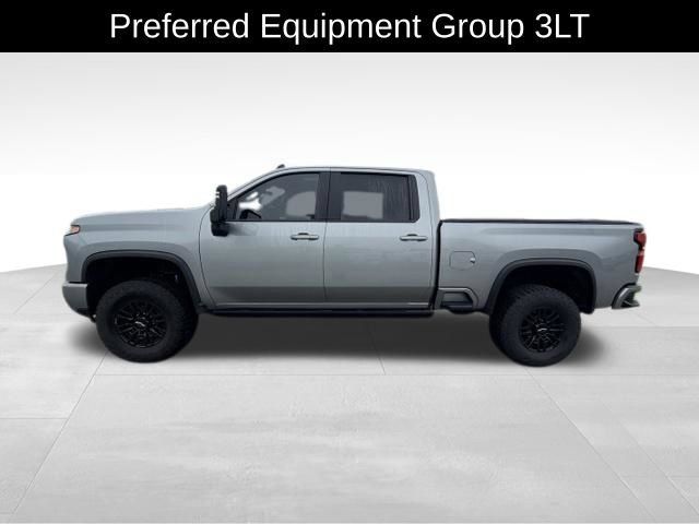 Used 2025 Chevrolet Silverado 2500 ZR2 w/ Technology Package AWD/4WD image 4