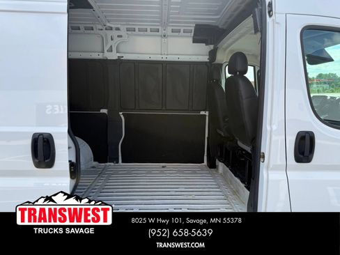Used 2025 RAM ProMaster 2500 w/ Convenience Group FWD image 11