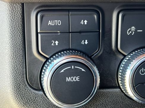 Used 2024 GMC Yukon XL SLT w/ SLT Luxury Package AWD/4WD image 22
