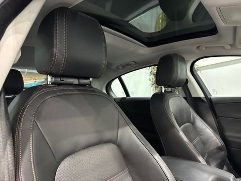 Used 2019 Jaguar XE Prestige AWD/4WD image 61