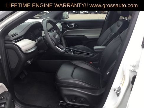 Certified 2025 Jeep Compass Limited AWD/4WD image 17