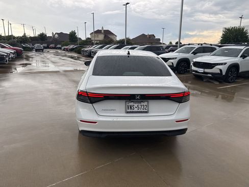 Used 2025 Honda Accord SE image 13