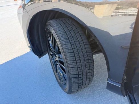 Certified 2023 Toyota Venza Nightshade image 27