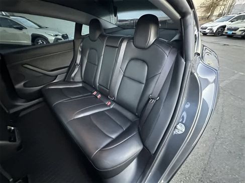 Used 2022 Tesla Model 3 Performance image 14