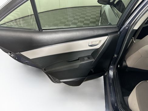 Used 2019 Toyota Corolla LE w/ Carpet Mat Package (TMS) FWD image 24
