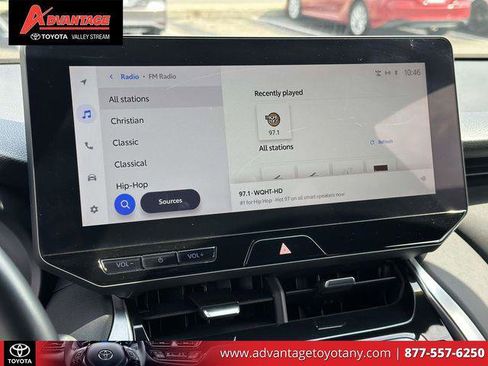 Certified 2023 Toyota Venza XLE AWD/4WD image 32