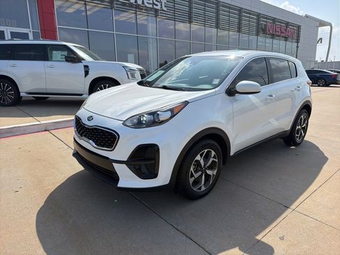 Used 2022 Kia Sportage LX FWD image 1