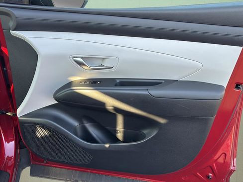 Certified 2025 Hyundai Tucson SE FWD image 36