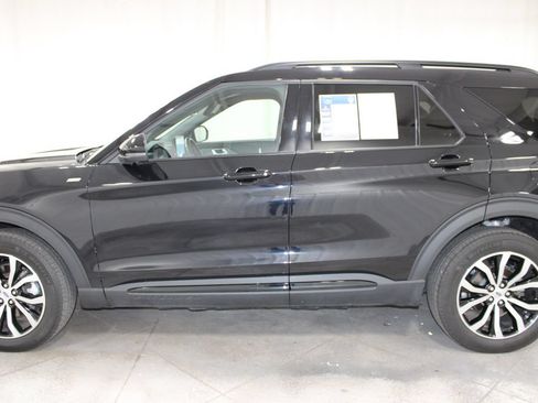 Used 2025 Ford Explorer ST-Line AWD/4WD image 6