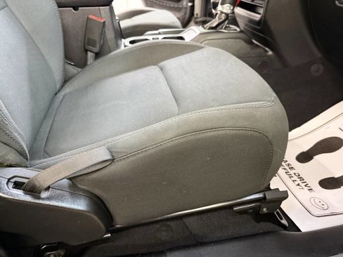 Used 2019 Jeep Wrangler Sport image 36