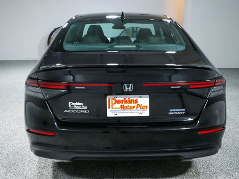 Used 2024 Honda Accord Sport image 8