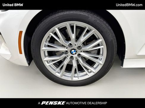 Used 2023 BMW 330i Sedan w/ Premium Package RWD image 2